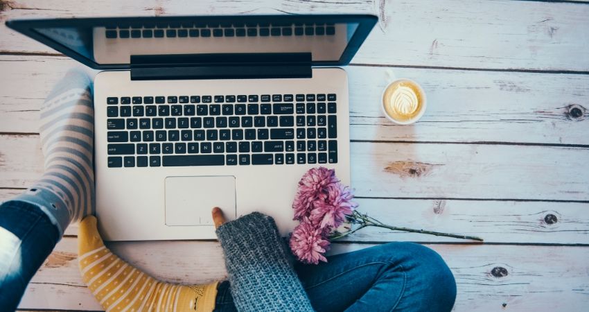 Trabalhar em casa com criação de sites e blogs